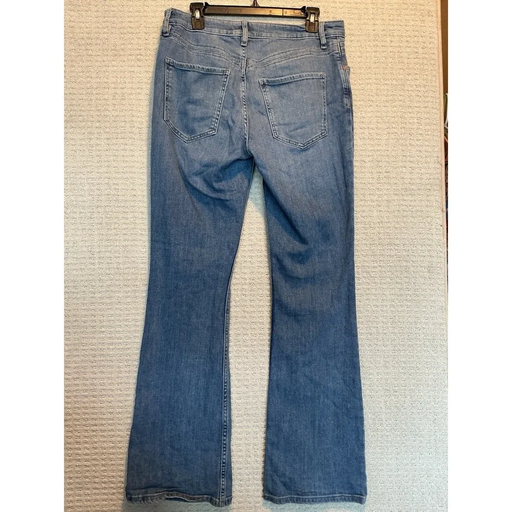 We The Free Free People 31 Distressed Flare Jeans Blow Out Knee 33x33 Med Wash